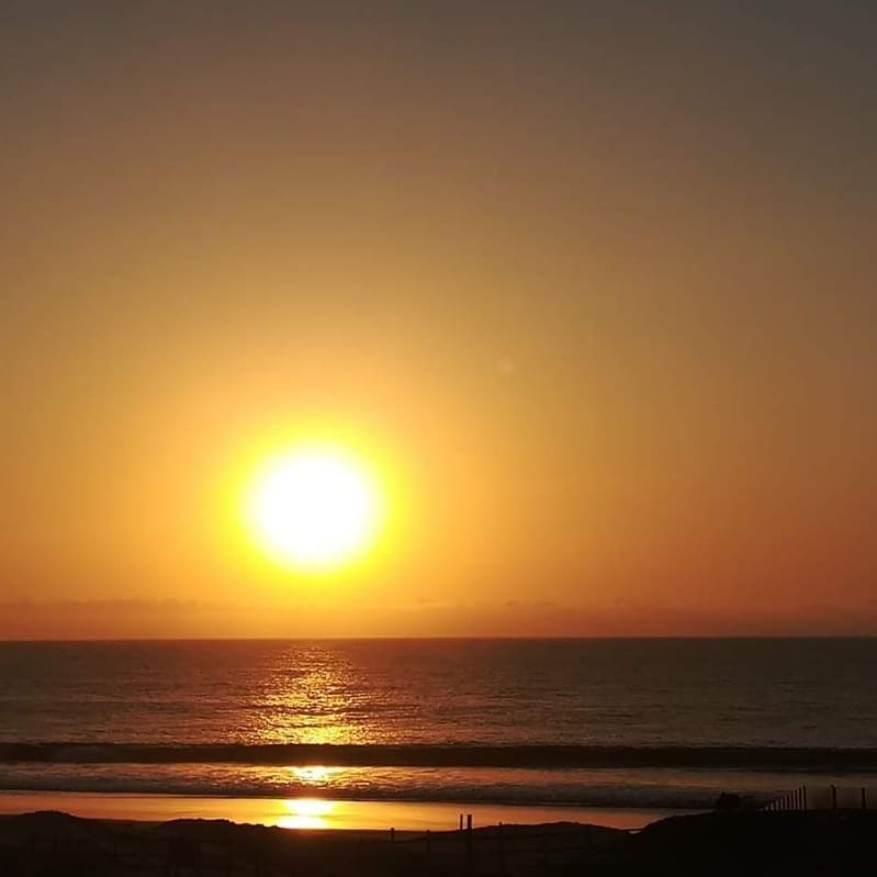 HOTEL DE PLAYA LOS VIENTOS DE VICHAYITO CON PISCINA Y RESTAURANTE VISTA AL MAR