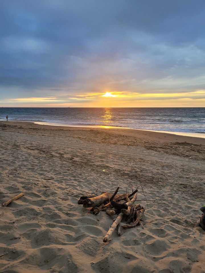HOTEL DE PLAYA LOS VIENTOS DE VICHAYITO CON PISCINA Y RESTAURANTE VISTA AL MAR