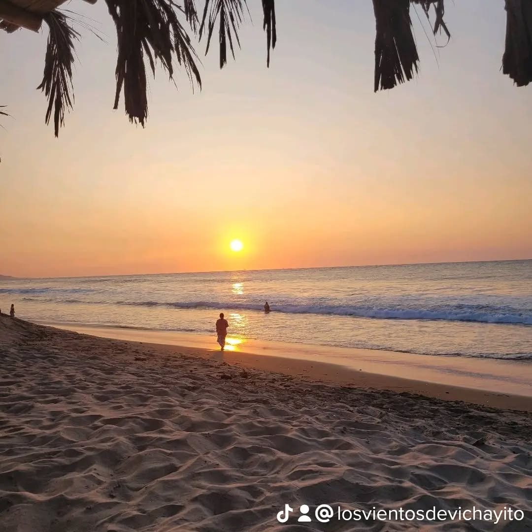 HOTEL DE PLAYA LOS VIENTOS DE VICHAYITO CON PISCINA Y RESTAURANTE VISTA AL MAR