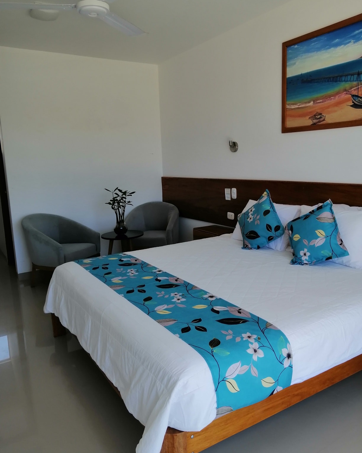 HOTEL DE PLAYA LOS VIENTOS DE VICHAYITO CON PISCINA Y RESTAURANTE VISTA AL MAR