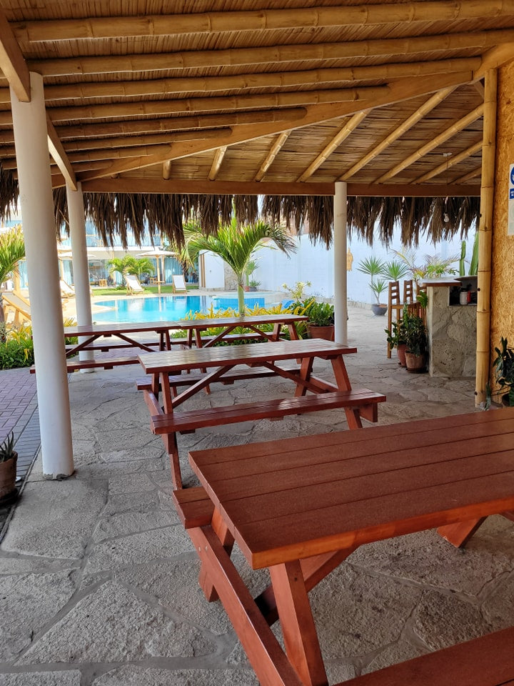 HOTEL DE PLAYA LOS VIENTOS DE VICHAYITO CON PISCINA Y RESTAURANTE VISTA AL MAR