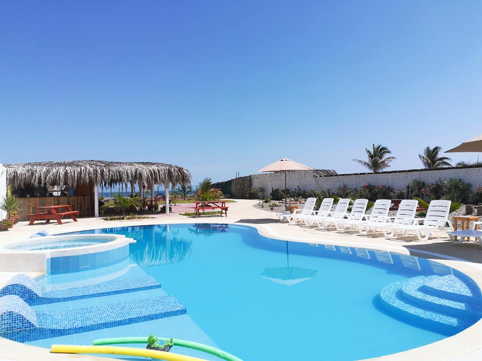 HOTEL DE PLAYA LOS VIENTOS DE VICHAYITO CON PISCINA Y RESTAURANTE VISTA AL MAR