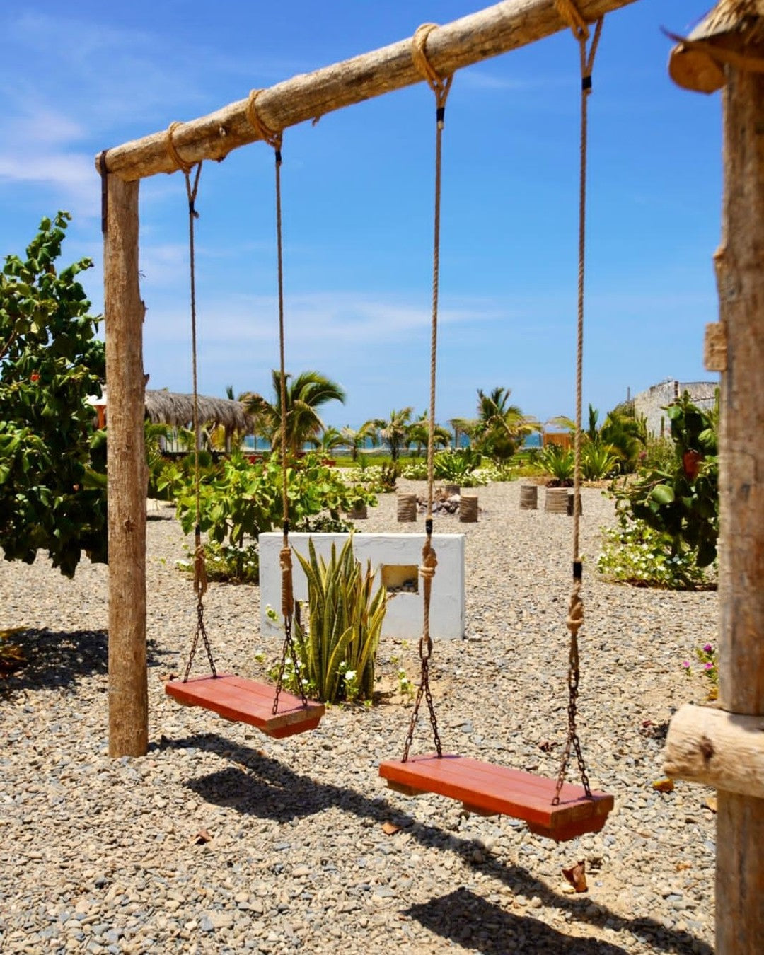 HOTEL DE PLAYA LOS VIENTOS DE VICHAYITO CON PISCINA Y RESTAURANTE VISTA AL MAR