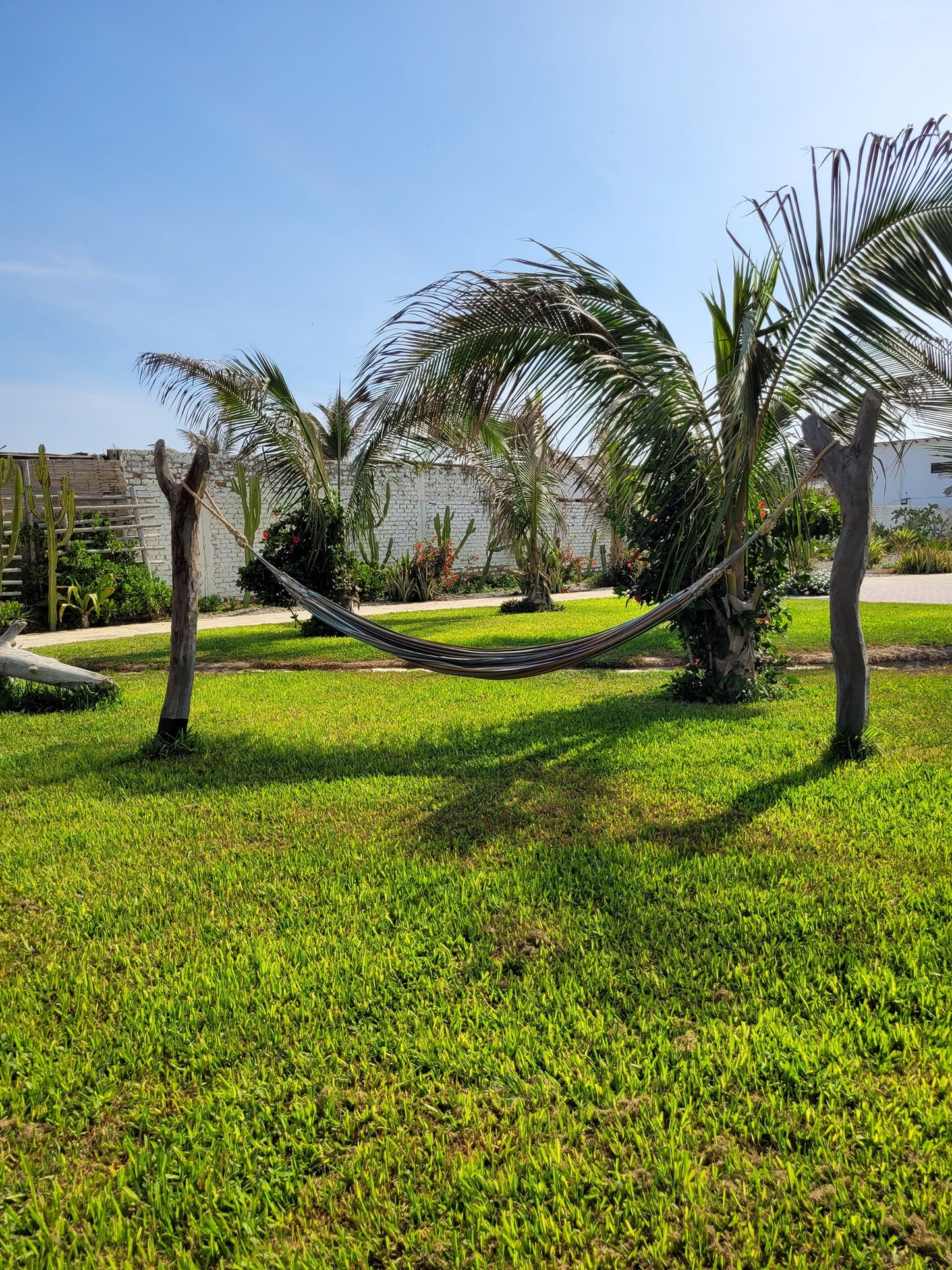 HOTEL DE PLAYA LOS VIENTOS DE VICHAYITO CON PISCINA Y RESTAURANTE VISTA AL MAR