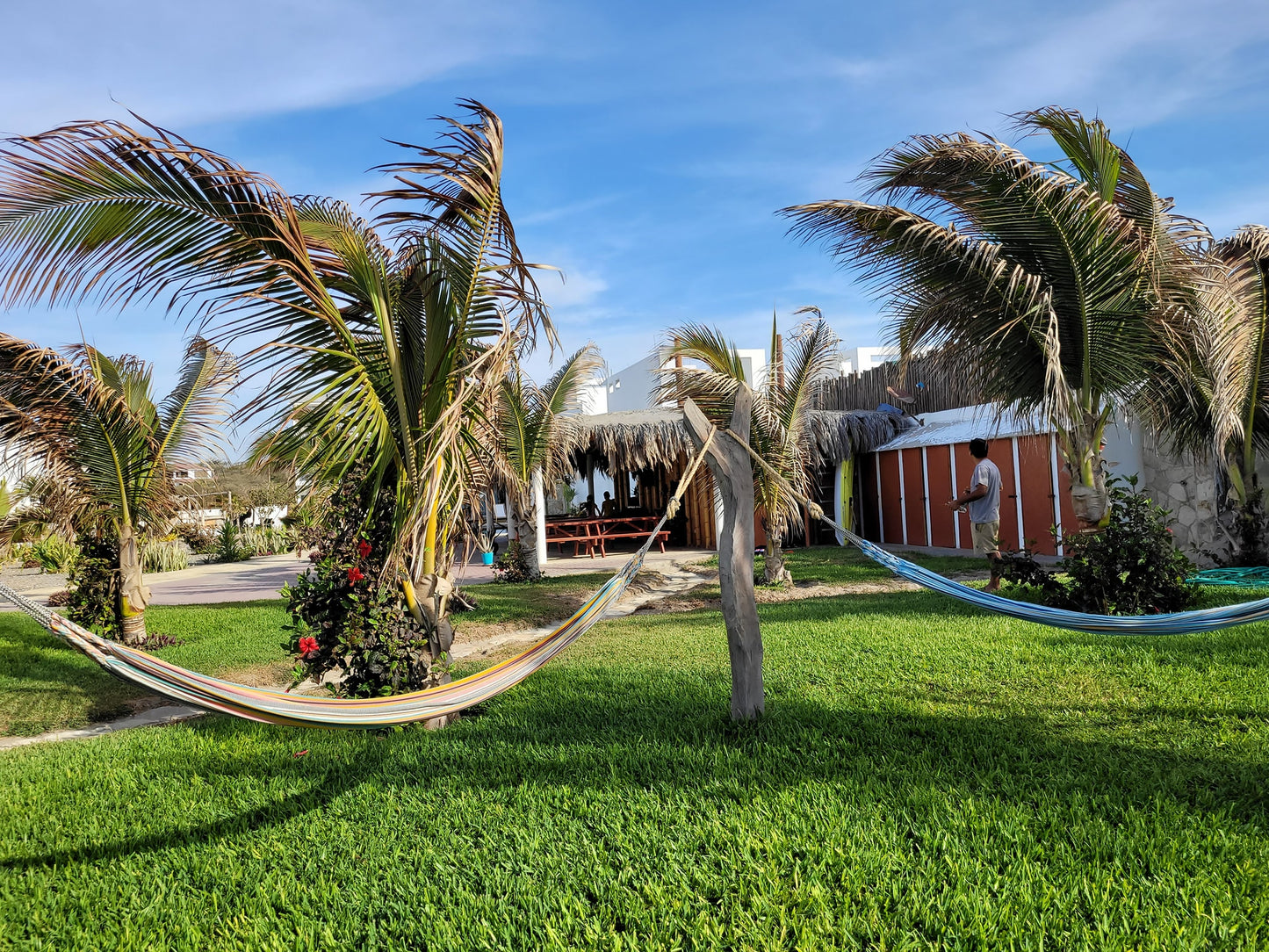 HOTEL DE PLAYA LOS VIENTOS DE VICHAYITO CON PISCINA Y RESTAURANTE VISTA AL MAR