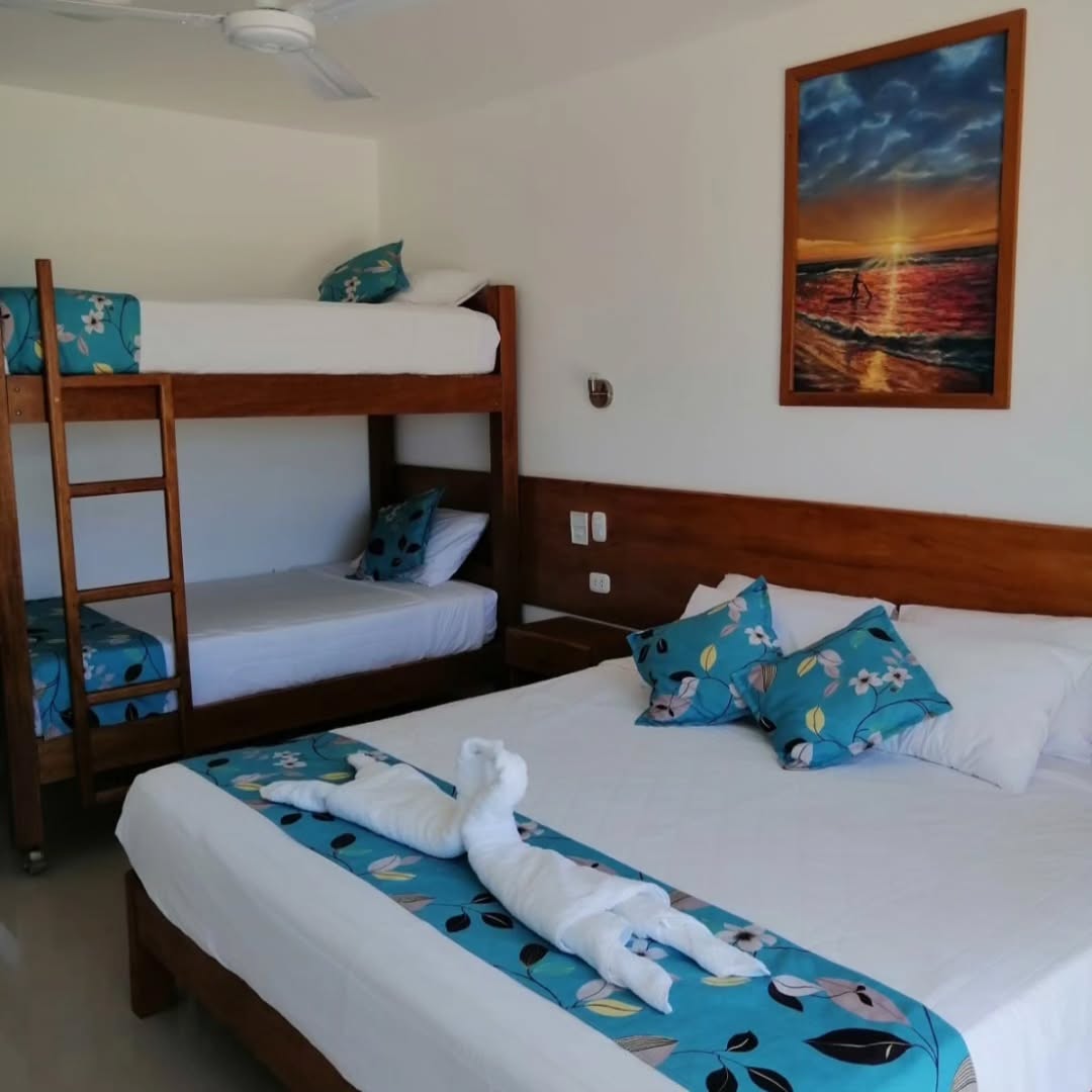 HOTEL DE PLAYA LOS VIENTOS DE VICHAYITO CON PISCINA Y RESTAURANTE VISTA AL MAR