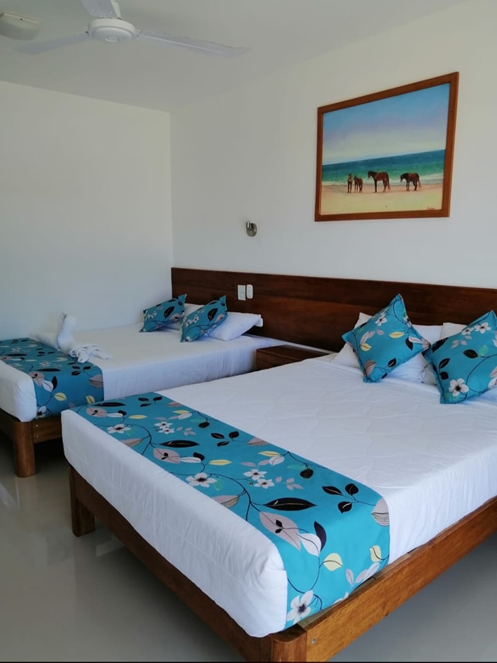 HOTEL DE PLAYA LOS VIENTOS DE VICHAYITO CON PISCINA Y RESTAURANTE VISTA AL MAR