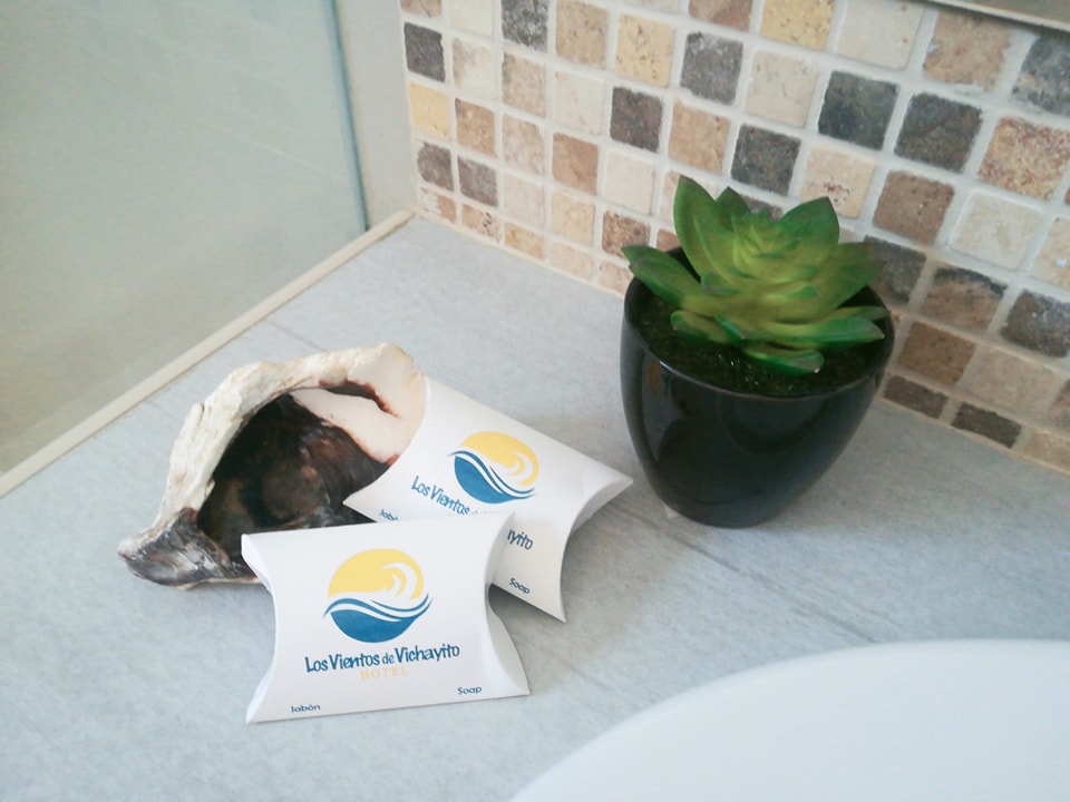 HOTEL DE PLAYA LOS VIENTOS DE VICHAYITO CON PISCINA Y RESTAURANTE VISTA AL MAR