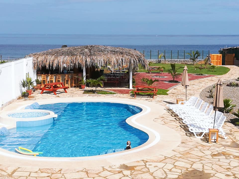 HOTEL DE PLAYA LOS VIENTOS DE VICHAYITO CON PISCINA Y RESTAURANTE VISTA AL MAR