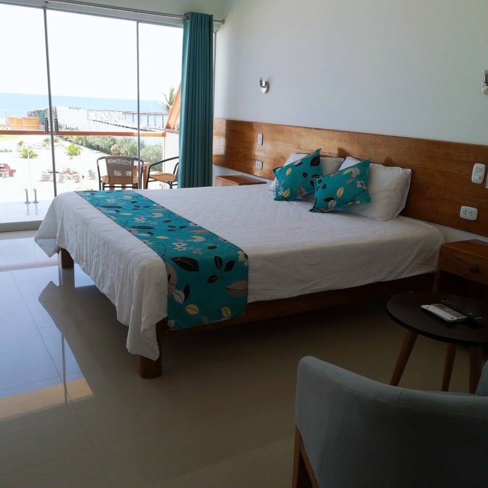 HOTEL DE PLAYA LOS VIENTOS DE VICHAYITO CON PISCINA Y RESTAURANTE VISTA AL MAR