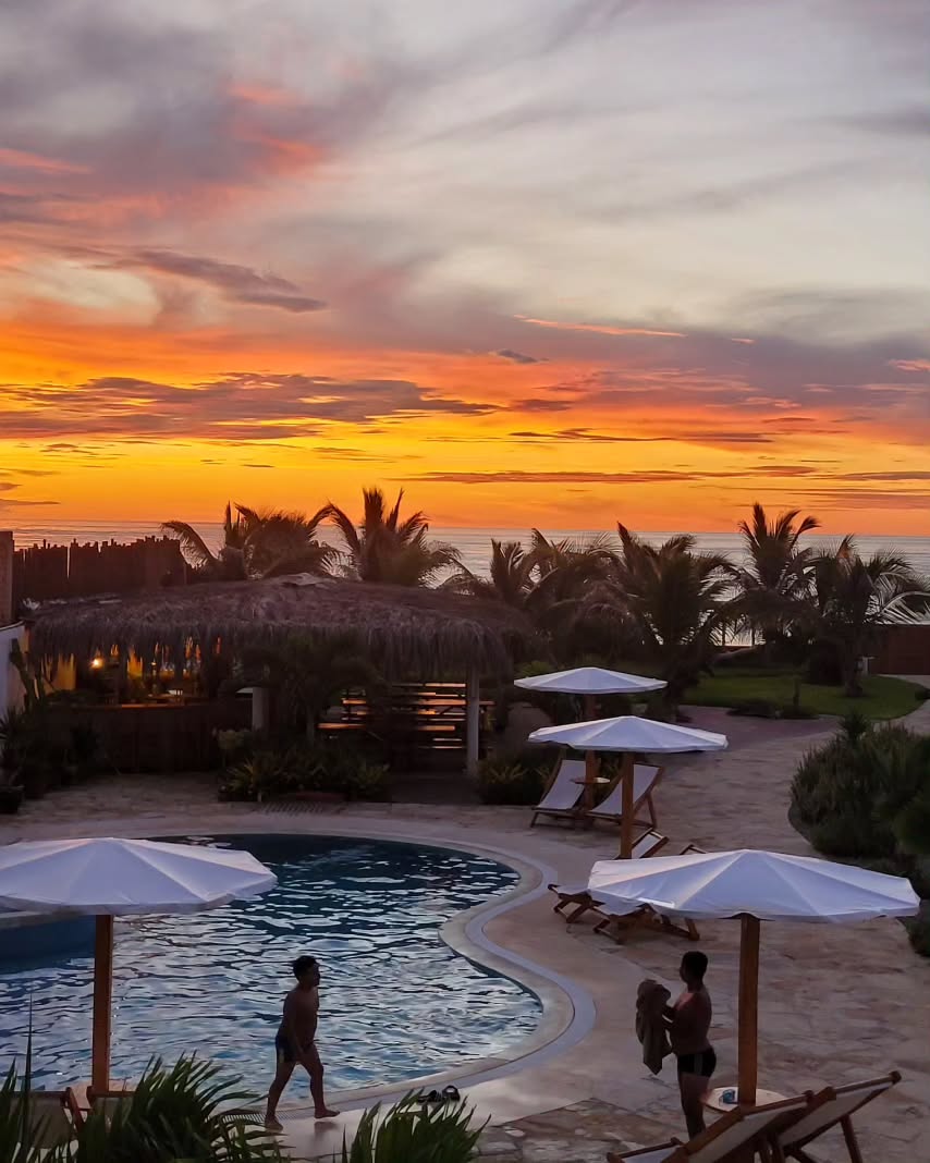HOTEL DE PLAYA LOS VIENTOS DE VICHAYITO CON PISCINA Y RESTAURANTE VISTA AL MAR