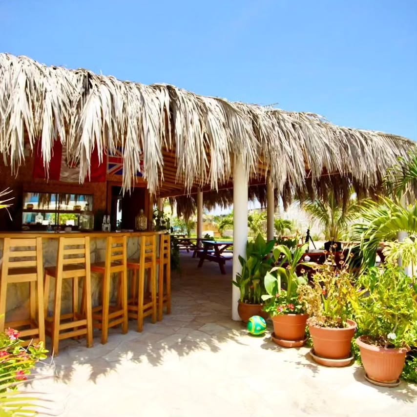 HOTEL DE PLAYA LOS VIENTOS DE VICHAYITO CON PISCINA Y RESTAURANTE VISTA AL MAR