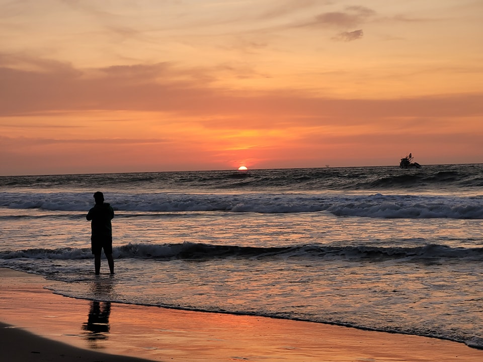 HOTEL DE PLAYA LOS VIENTOS DE VICHAYITO CON PISCINA Y RESTAURANTE VISTA AL MAR