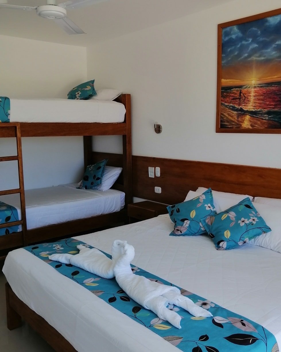 HOTEL DE PLAYA LOS VIENTOS DE VICHAYITO CON PISCINA Y RESTAURANTE VISTA AL MAR