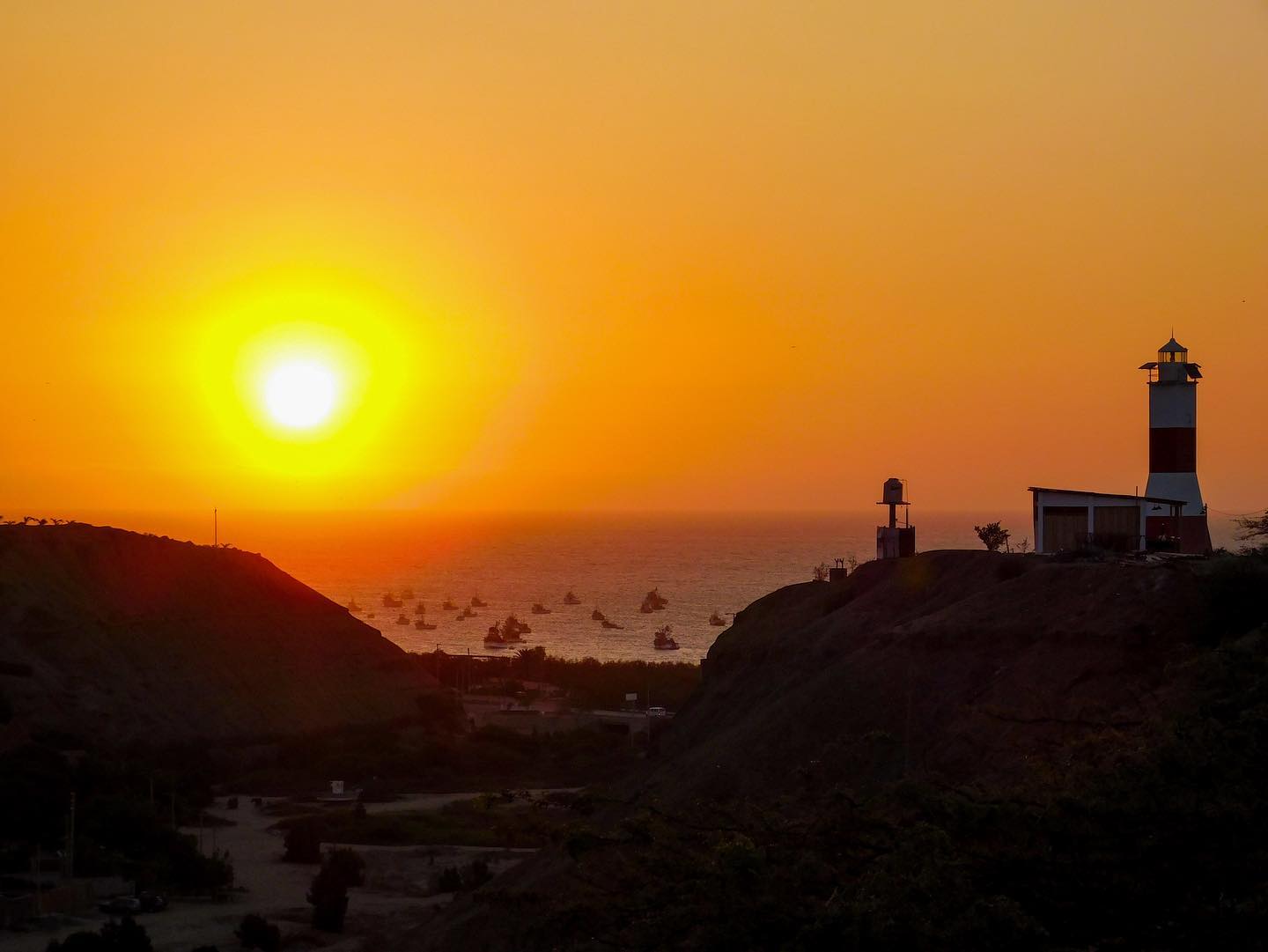 HOTEL DE PLAYA VILLAMOR CON PISCINA Y RESTAURANTE A 2 MINUTOS DEL MAR EN MANCORA