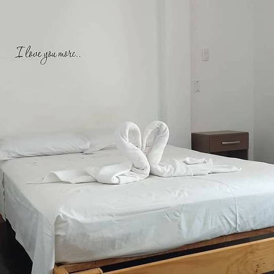 HOTEL DE PLAYA VILLAMOR CON PISCINA Y RESTAURANTE A 2 MINUTOS DEL MAR EN MANCORA