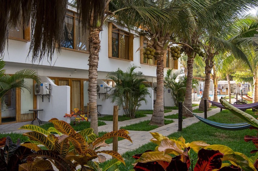 HOTEL DE PLAYA VILLAMOR CON PISCINA Y RESTAURANTE A 2 MINUTOS DEL MAR EN MANCORA