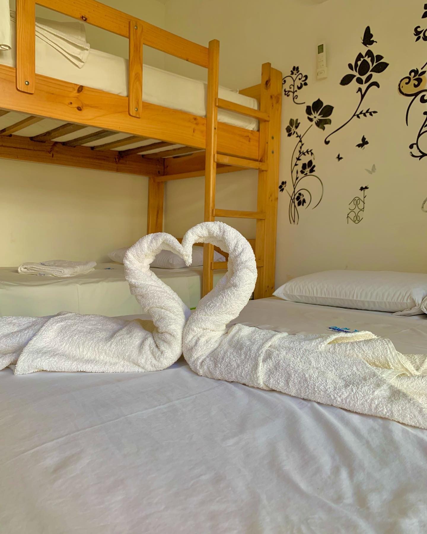 HOTEL DE PLAYA VILLAMOR CON PISCINA Y RESTAURANTE A 2 MINUTOS DEL MAR EN MANCORA