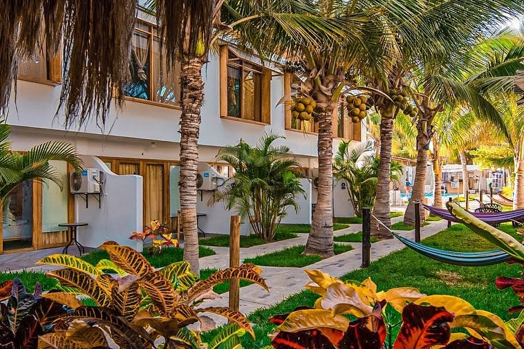 HOTEL DE PLAYA VILLAMOR CON PISCINA Y RESTAURANTE A 2 MINUTOS DEL MAR EN MANCORA