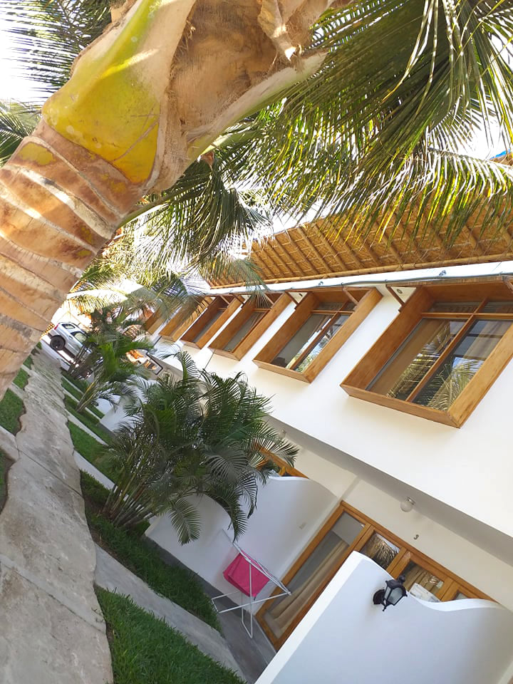 HOTEL DE PLAYA VILLAMOR CON PISCINA Y RESTAURANTE A 2 MINUTOS DEL MAR EN MANCORA