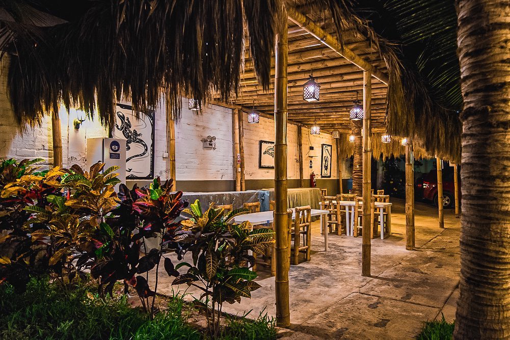 HOTEL DE PLAYA VILLAMOR CON PISCINA Y RESTAURANTE A 2 MINUTOS DEL MAR EN MANCORA