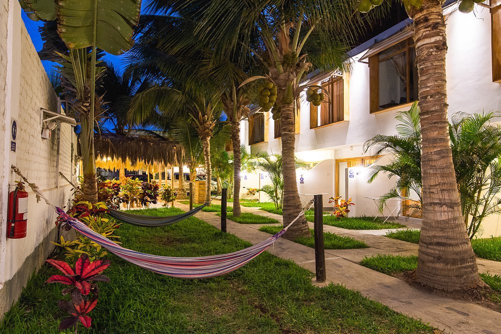 HOTEL DE PLAYA VILLAMOR CON PISCINA Y RESTAURANTE A 2 MINUTOS DEL MAR EN MANCORA