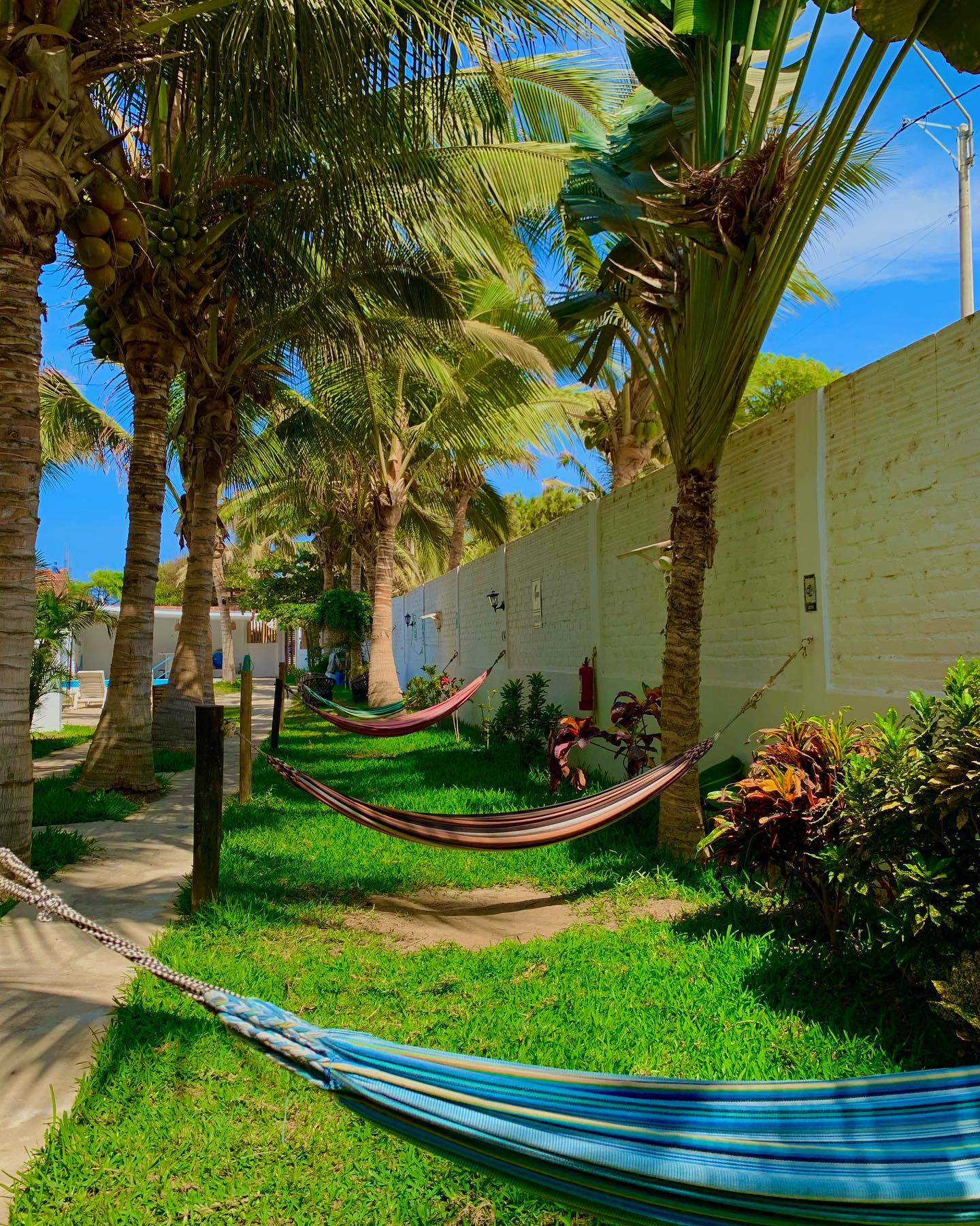 HOTEL DE PLAYA VILLAMOR CON PISCINA Y RESTAURANTE A 2 MINUTOS DEL MAR EN MANCORA