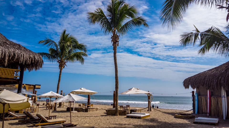 HOTEL DE PLAYA DEL WAWA CON RESTAURANTE VISTA AL MAR EN MANCORA