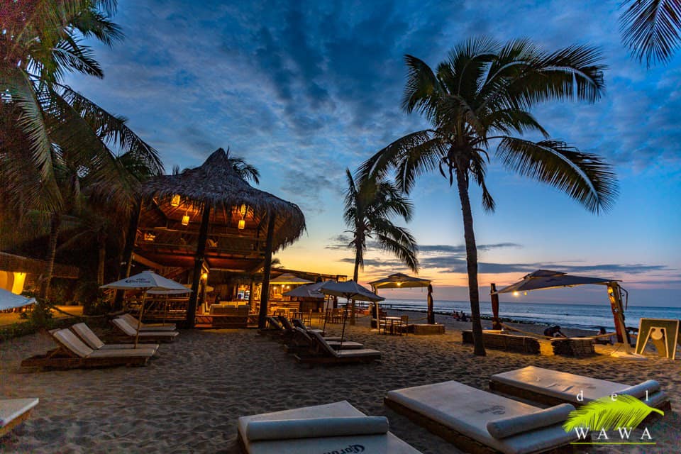 HOTEL DE PLAYA DEL WAWA CON RESTAURANTE VISTA AL MAR EN MANCORA