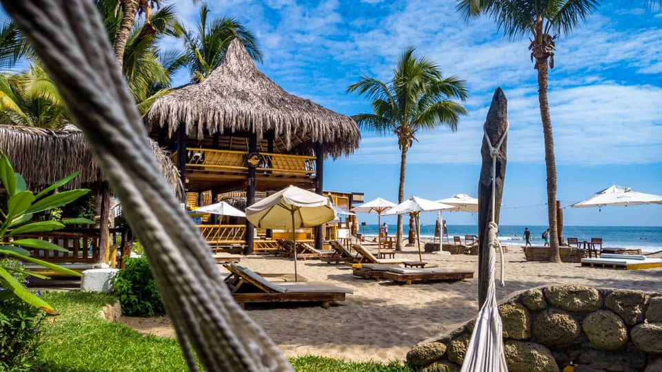 HOTEL DE PLAYA DEL WAWA CON RESTAURANTE VISTA AL MAR EN MANCORA