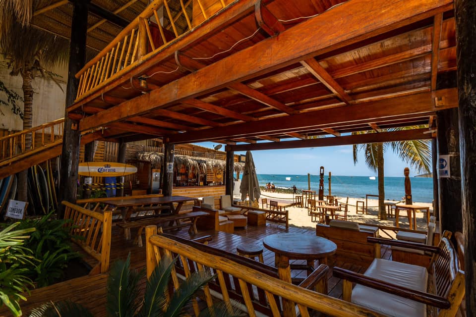 HOTEL DE PLAYA DEL WAWA CON RESTAURANTE VISTA AL MAR EN MANCORA