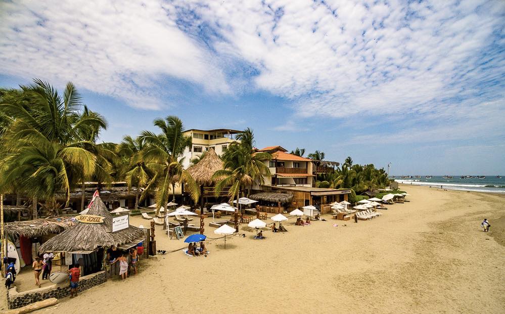 HOTEL DE PLAYA DEL WAWA CON RESTAURANTE VISTA AL MAR EN MANCORA