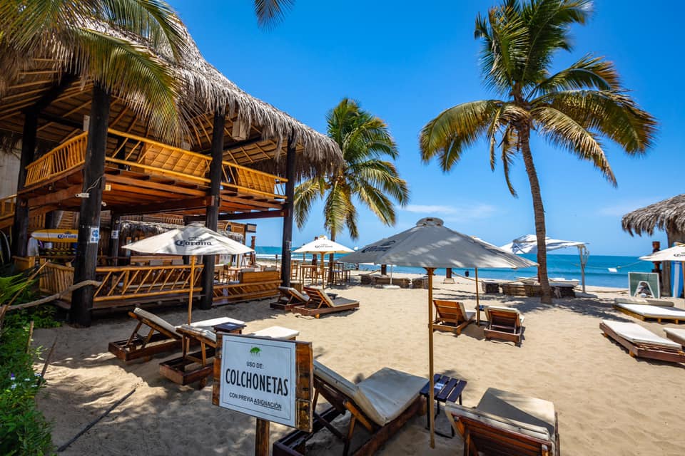 HOTEL DE PLAYA DEL WAWA CON RESTAURANTE VISTA AL MAR EN MANCORA