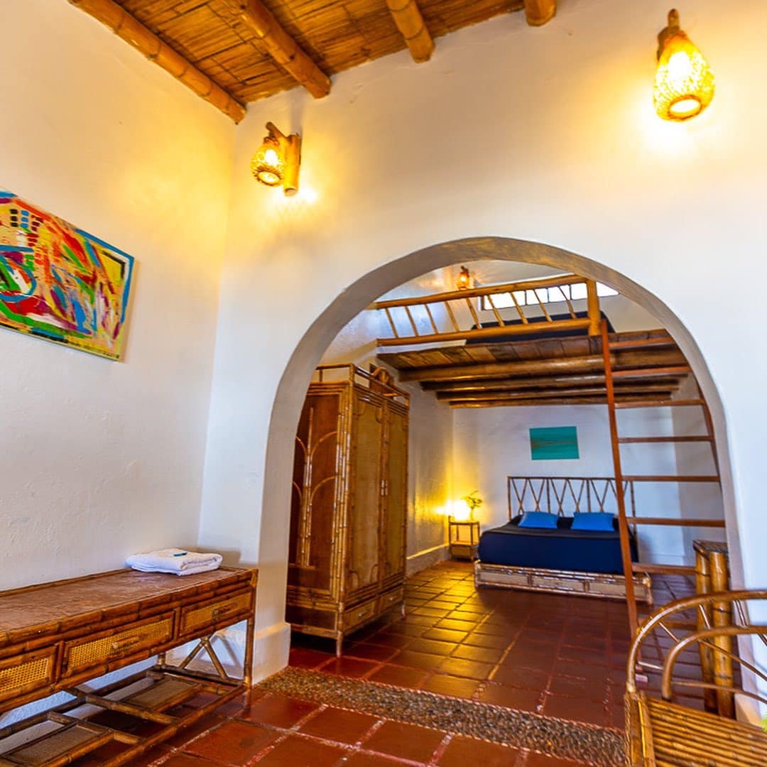 HOTEL DE PLAYA DEL WAWA CON RESTAURANTE VISTA AL MAR EN MANCORA