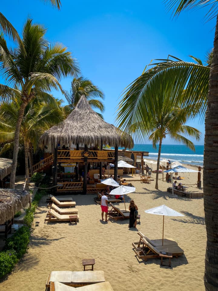 HOTEL DE PLAYA DEL WAWA CON RESTAURANTE VISTA AL MAR EN MANCORA
