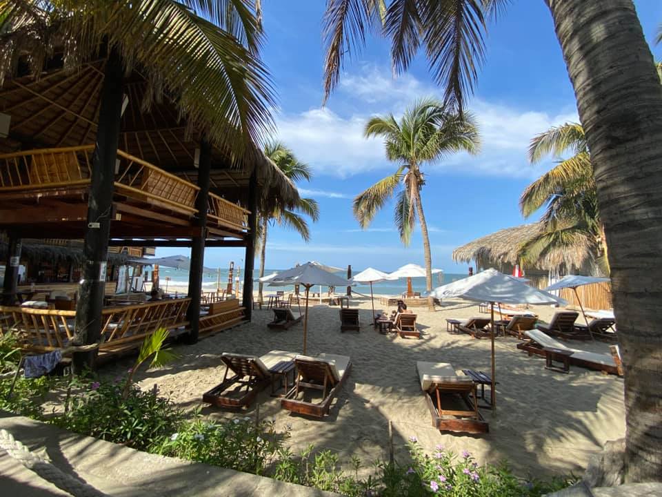 HOTEL DE PLAYA DEL WAWA CON RESTAURANTE VISTA AL MAR EN MANCORA