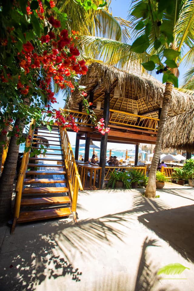 HOTEL DE PLAYA DEL WAWA CON RESTAURANTE VISTA AL MAR EN MANCORA
