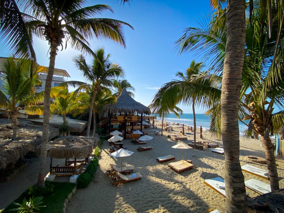 HOTEL DE PLAYA DEL WAWA CON RESTAURANTE VISTA AL MAR EN MANCORA