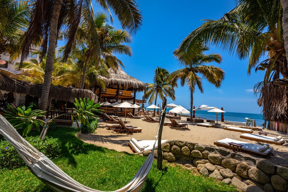 HOTEL DE PLAYA DEL WAWA CON RESTAURANTE VISTA AL MAR EN MANCORA