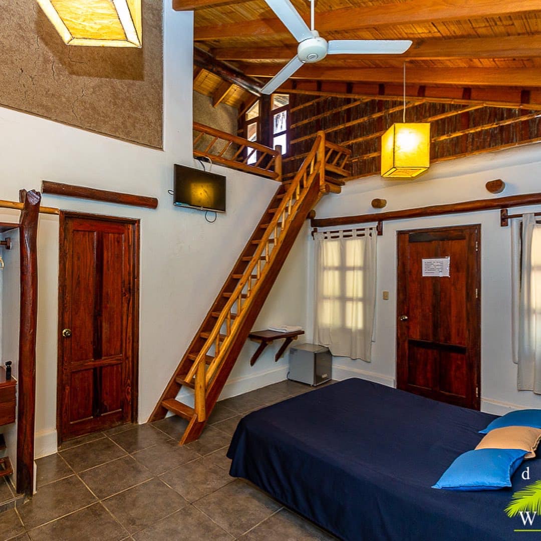 HOTEL DE PLAYA DEL WAWA CON RESTAURANTE VISTA AL MAR EN MANCORA