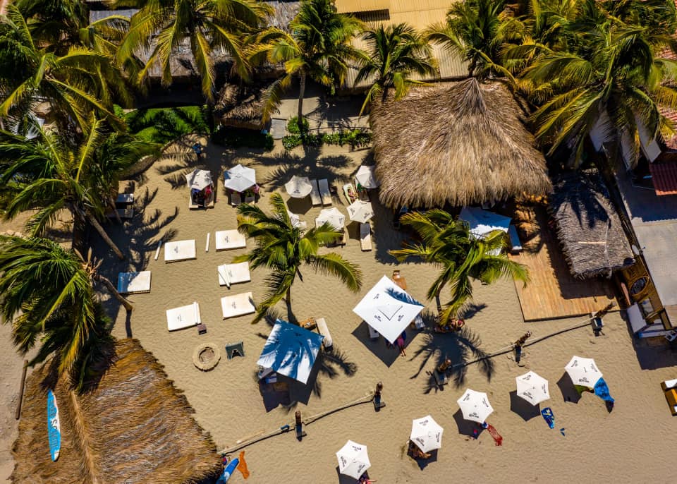 HOTEL DE PLAYA DEL WAWA CON RESTAURANTE VISTA AL MAR EN MANCORA