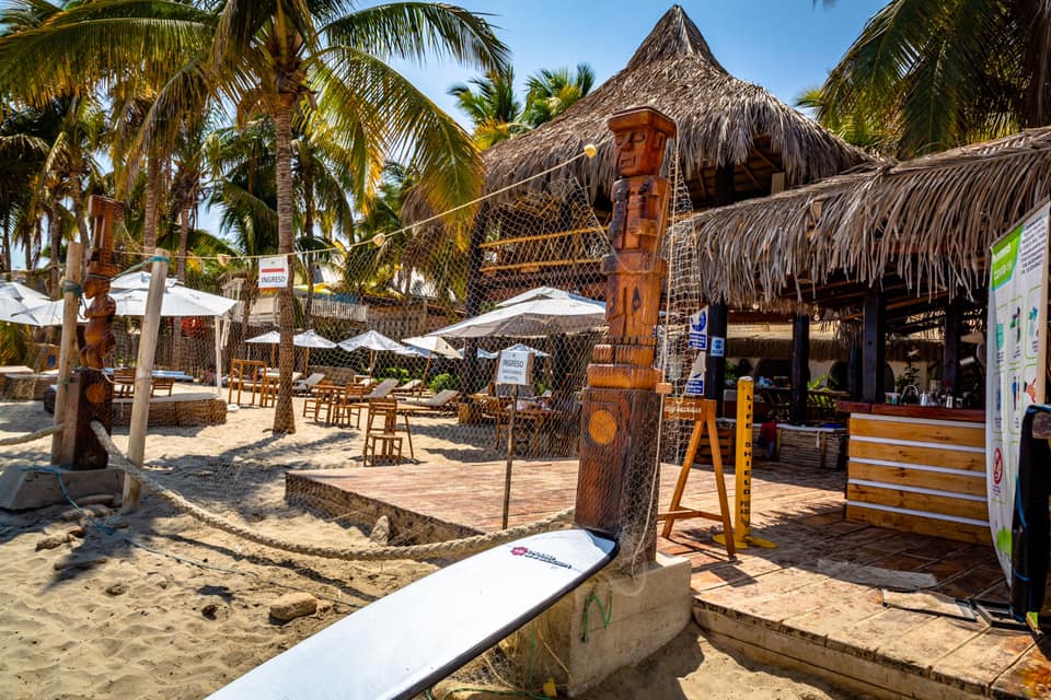 HOTEL DE PLAYA DEL WAWA CON RESTAURANTE VISTA AL MAR EN MANCORA
