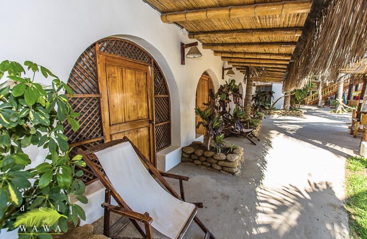 HOTEL DE PLAYA DEL WAWA CON RESTAURANTE VISTA AL MAR EN MANCORA