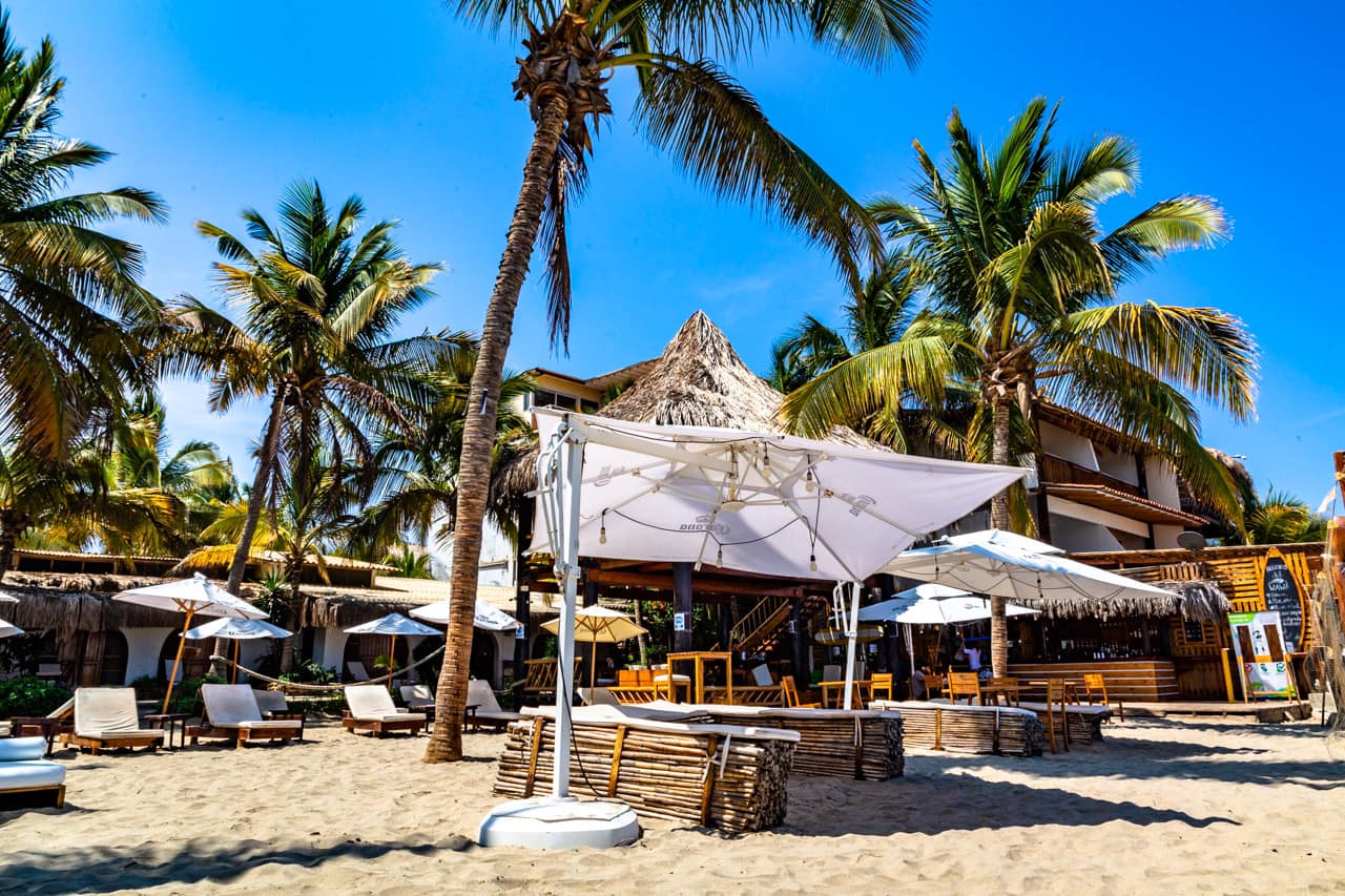 HOTEL DE PLAYA DEL WAWA CON RESTAURANTE VISTA AL MAR EN MANCORA