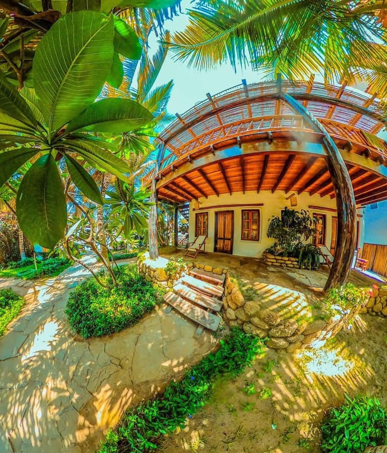 HOTEL DE PLAYA DEL WAWA CON RESTAURANTE VISTA AL MAR EN MANCORA