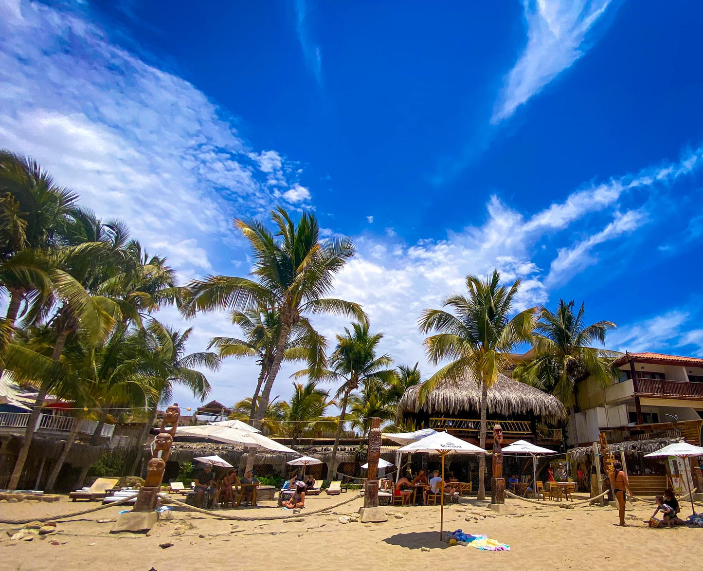 HOTEL DE PLAYA DEL WAWA CON RESTAURANTE VISTA AL MAR EN MANCORA