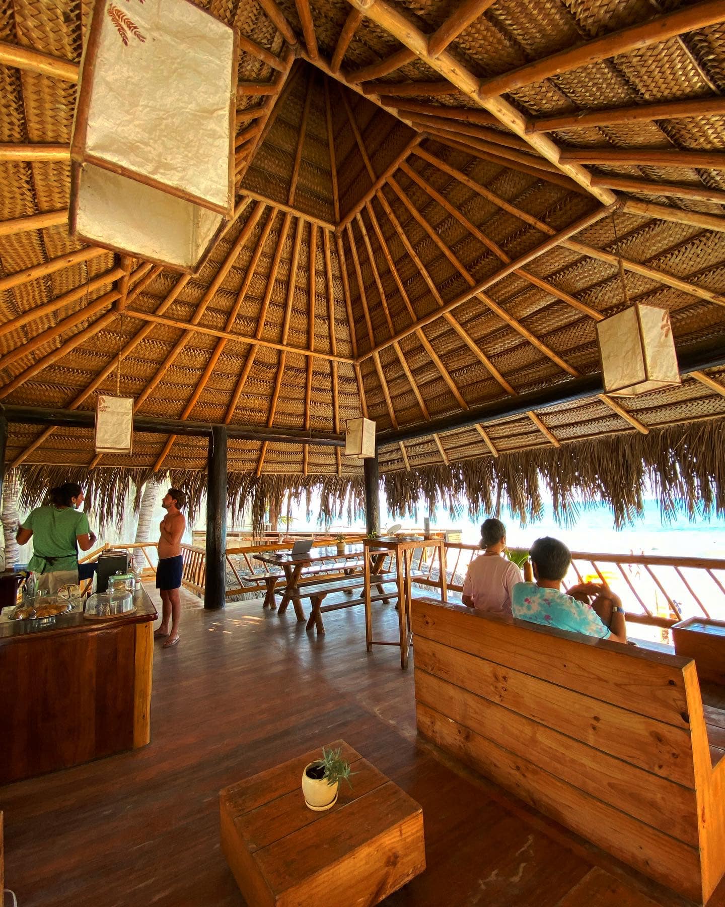 HOTEL DE PLAYA DEL WAWA CON RESTAURANTE VISTA AL MAR EN MANCORA