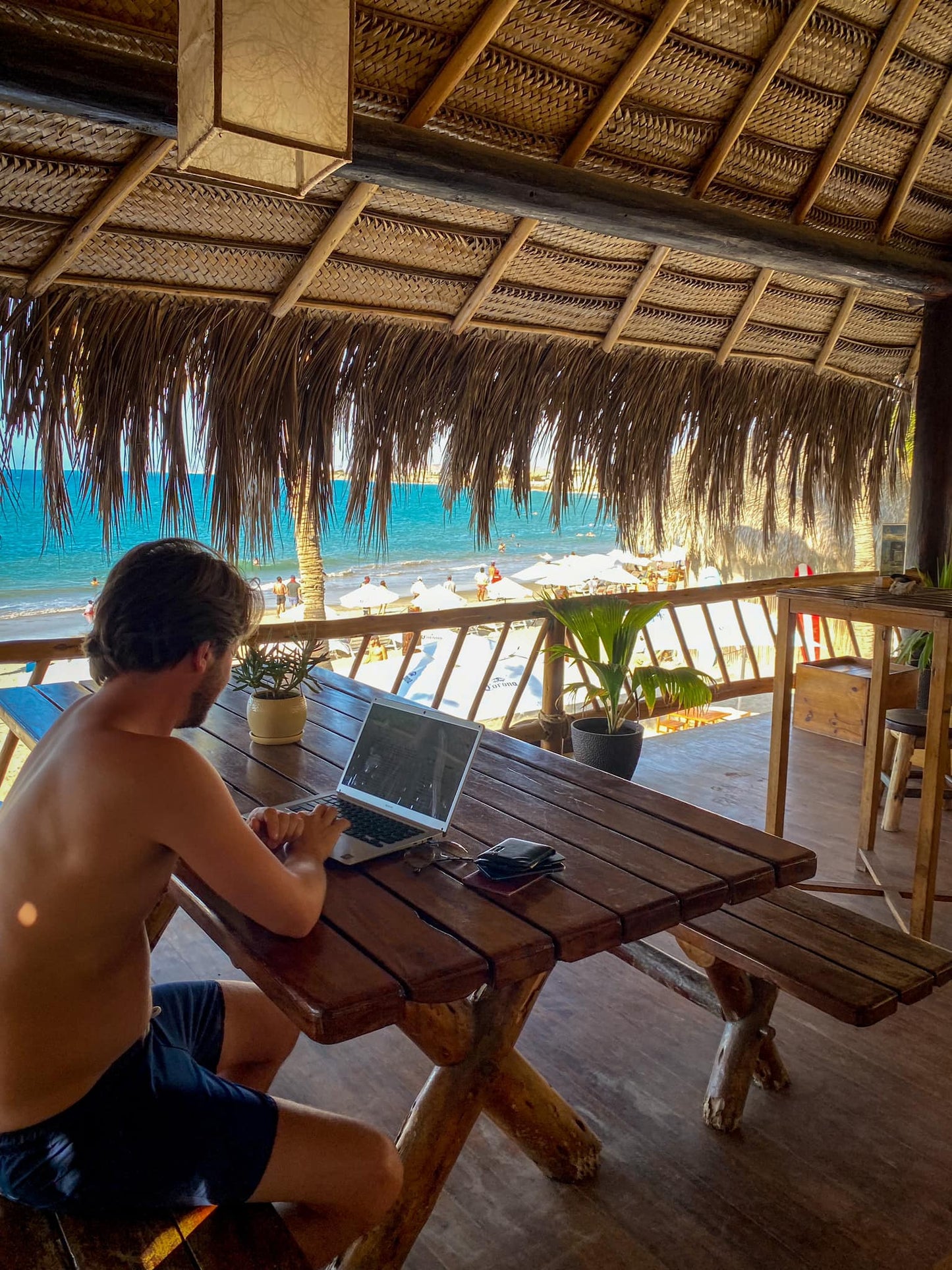 HOTEL DE PLAYA DEL WAWA CON RESTAURANTE VISTA AL MAR EN MANCORA