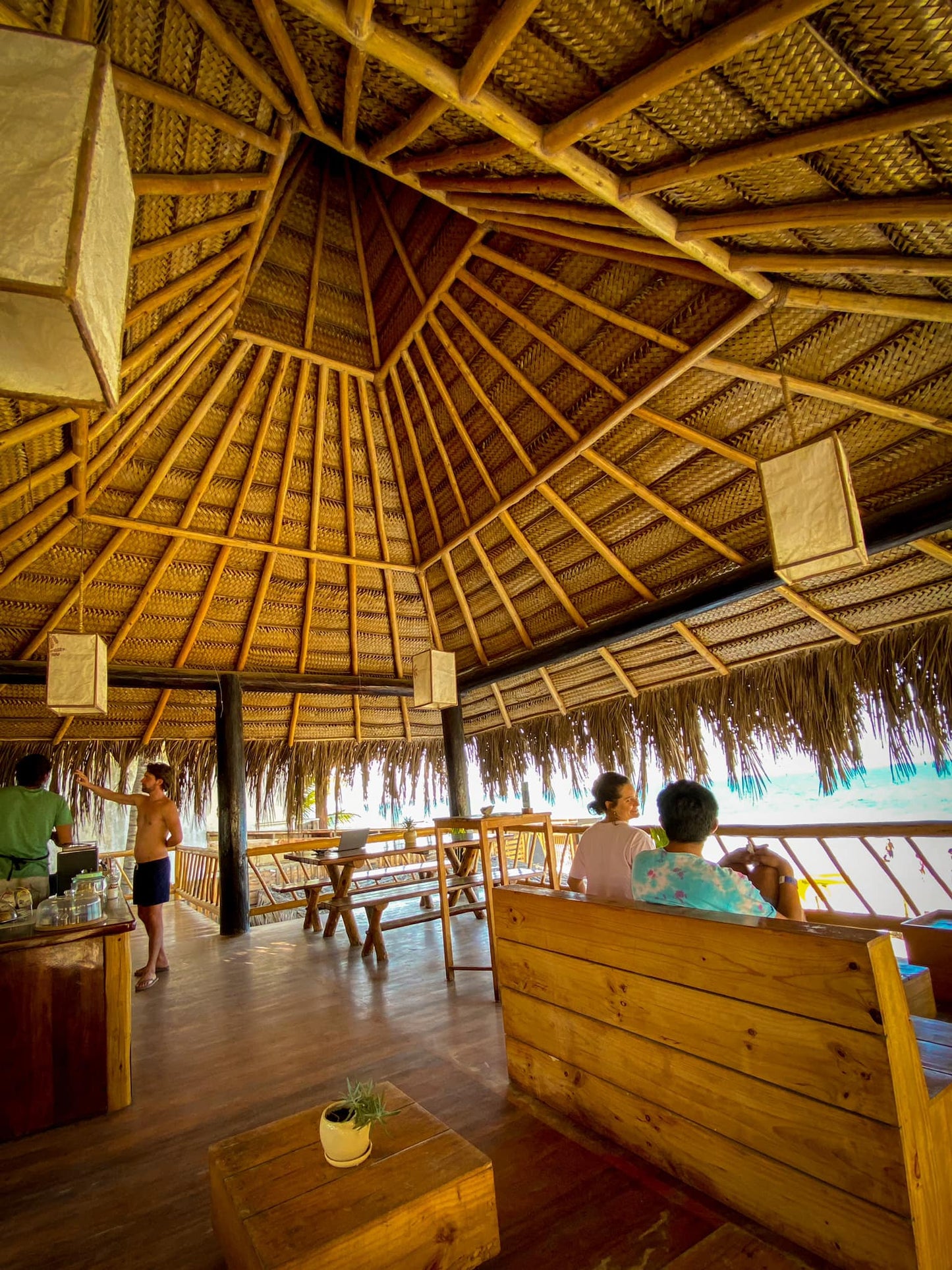 HOTEL DE PLAYA DEL WAWA CON RESTAURANTE VISTA AL MAR EN MANCORA
