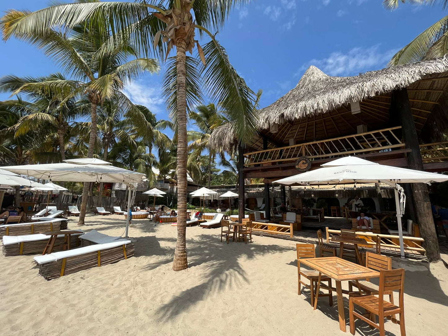 HOTEL DE PLAYA DEL WAWA CON RESTAURANTE VISTA AL MAR EN MANCORA